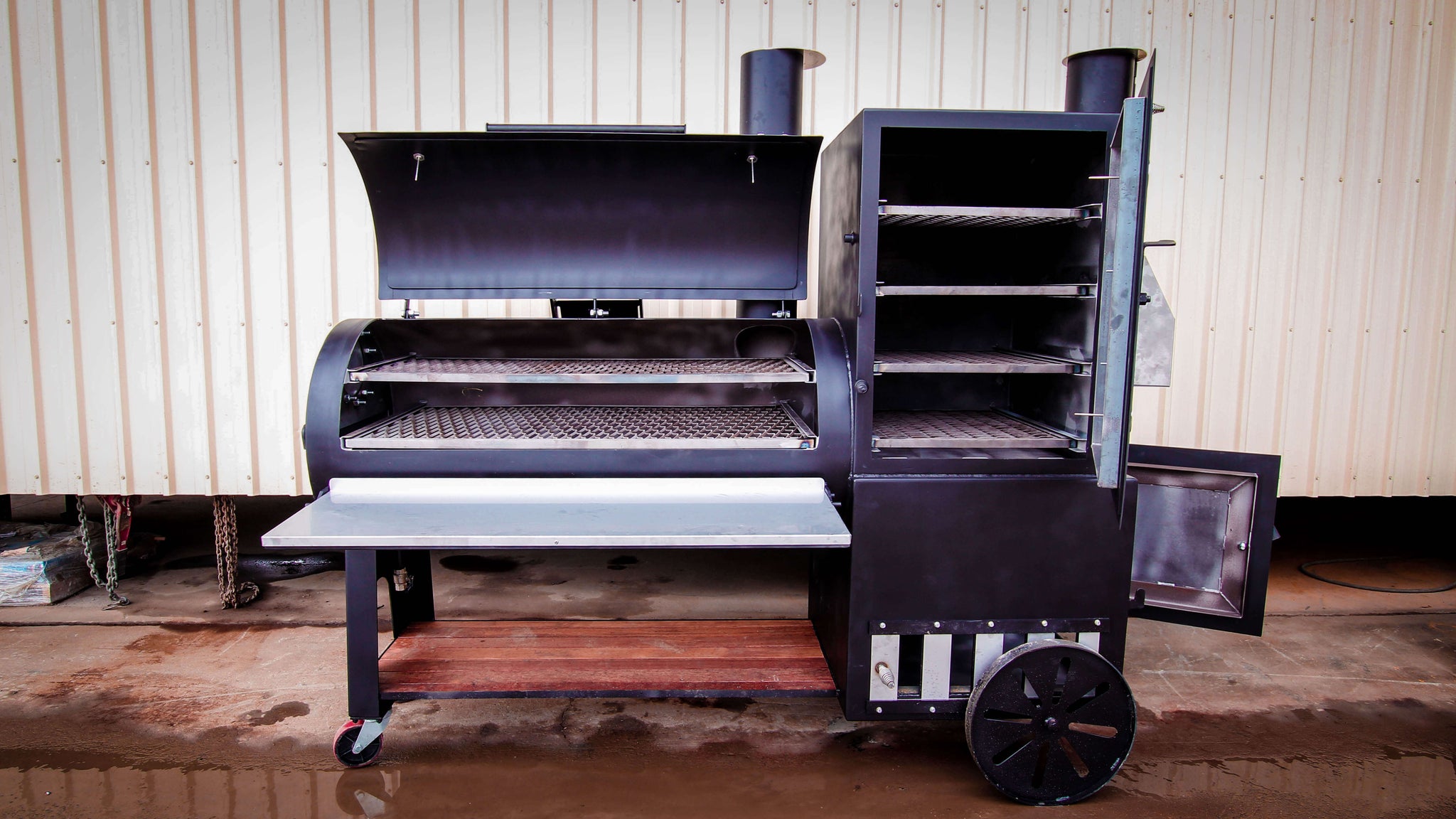24" SMOKER WITH TOWER - LEGACY